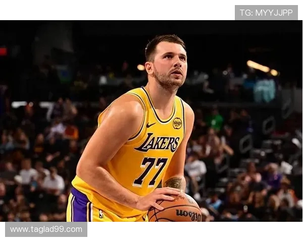 原创狄龙33+2对轰东契奇38分！布克里程碑，两旧将掀翻湖人，老詹10分